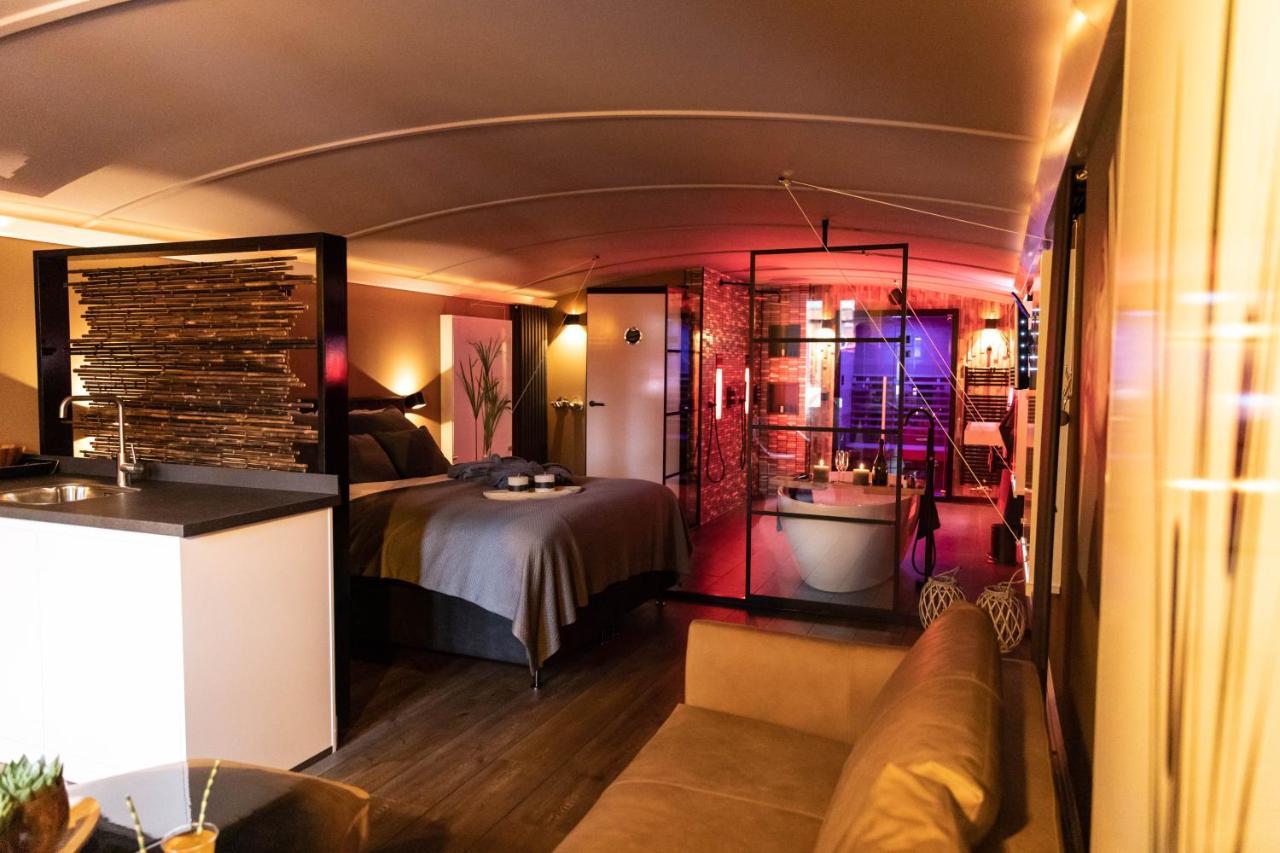 Hotel Wellnessboat De Michiel De Ruyter Groningen Exteriér fotografie